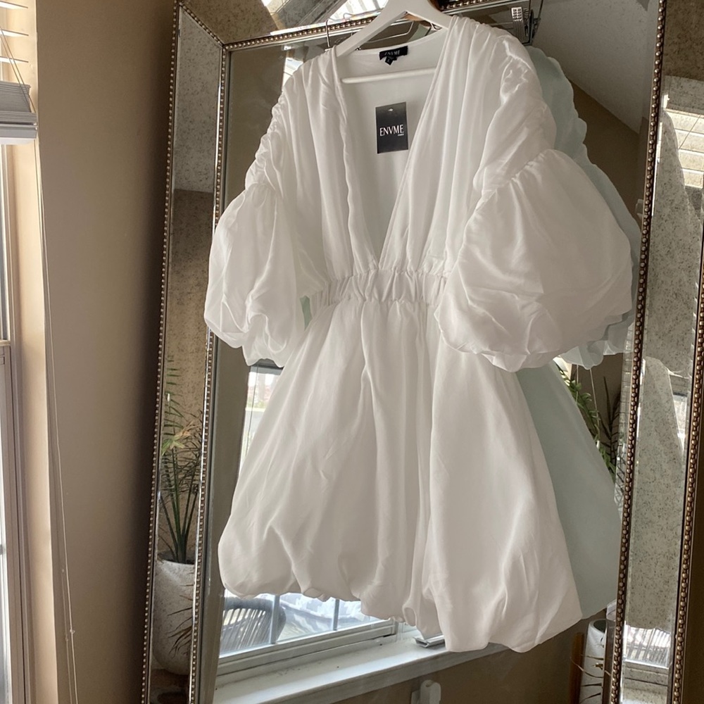 New With Tag Pretty Little thing Inspired Puff sleeve balloon mini dress
